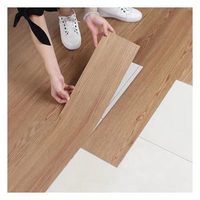 ゲラ刷の皮および棒の木製の板の自己接着ビニールの床タイル6x36」